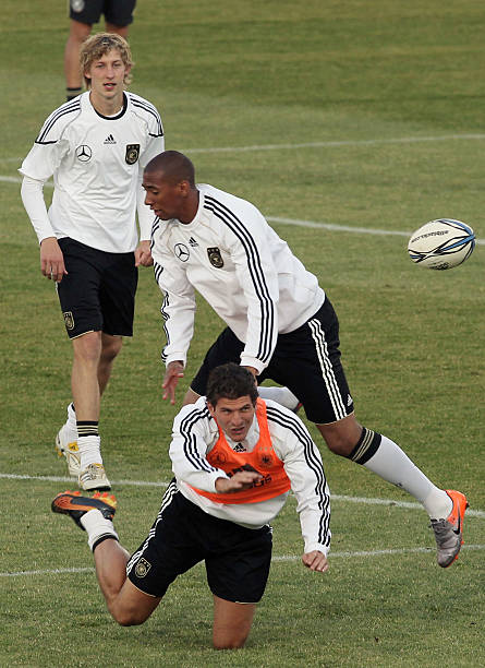 C羅下家難產  深夜運走豪車.